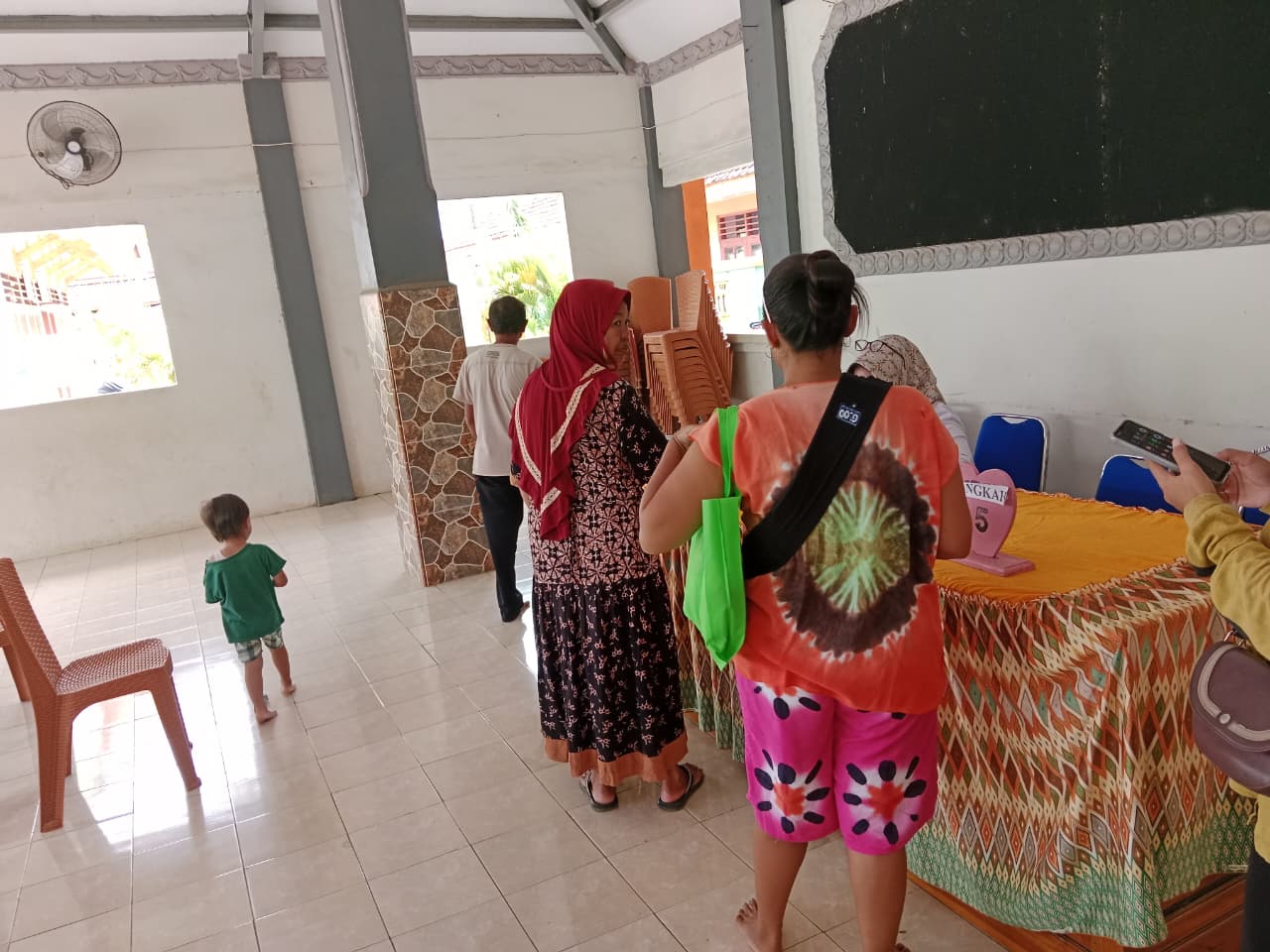 Kegiatan Posyandu Rutin Digelar di Balai Desa Dringu